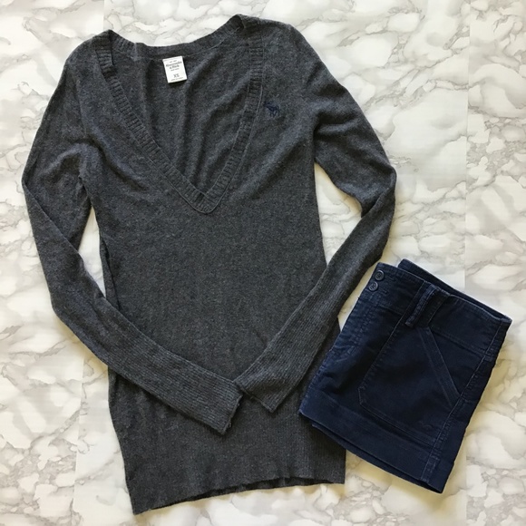 Abercrombie & Fitch Long Sleeves Knit Sweater - Picture 1 of 5